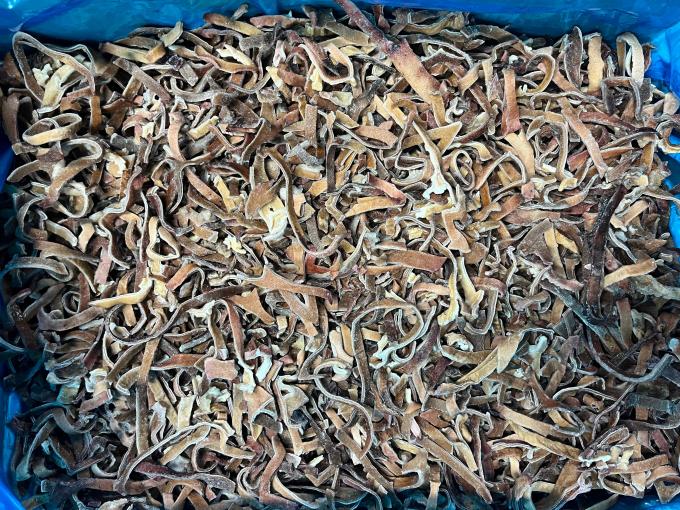 Sinocharm 新シーズン BRC 認証済み W 4-6mm 冷凍フレッシュマッシュルーム IQF ブラックファンガスストリップ 0