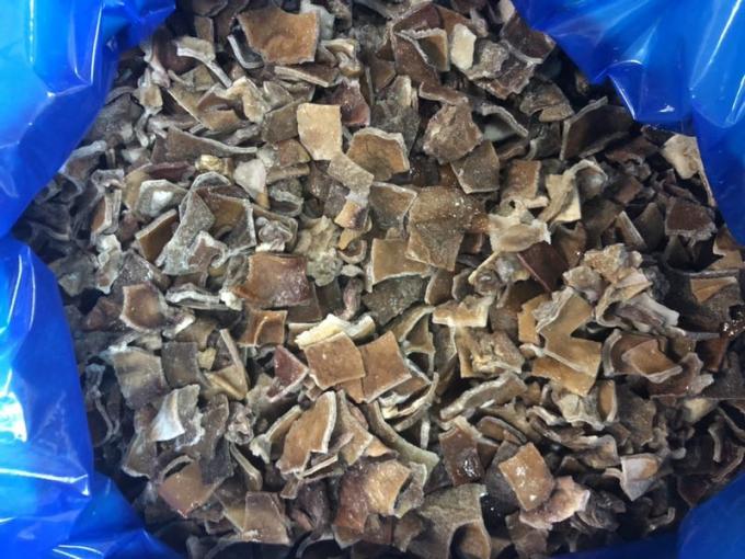 Sinocharm 新シーズン BRC 認証済み W 4-6mm 冷凍フレッシュマッシュルーム IQF ブラックファンガスストリップ 4