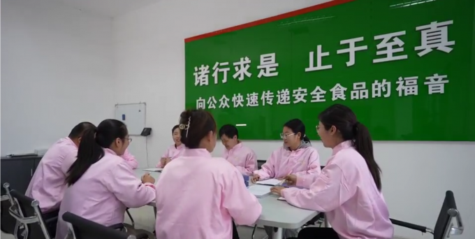 高品質の冷凍無骨鶏乳 輸出 卸荷包装済み 7